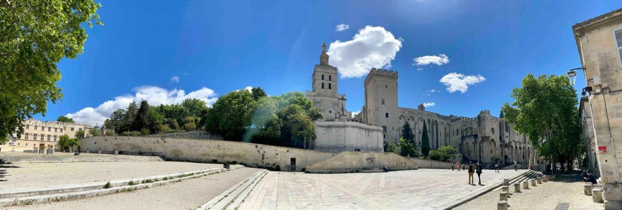 Appartement Aux Pieds Du Palais Des Papes. アヴィニョン エクステリア 写真